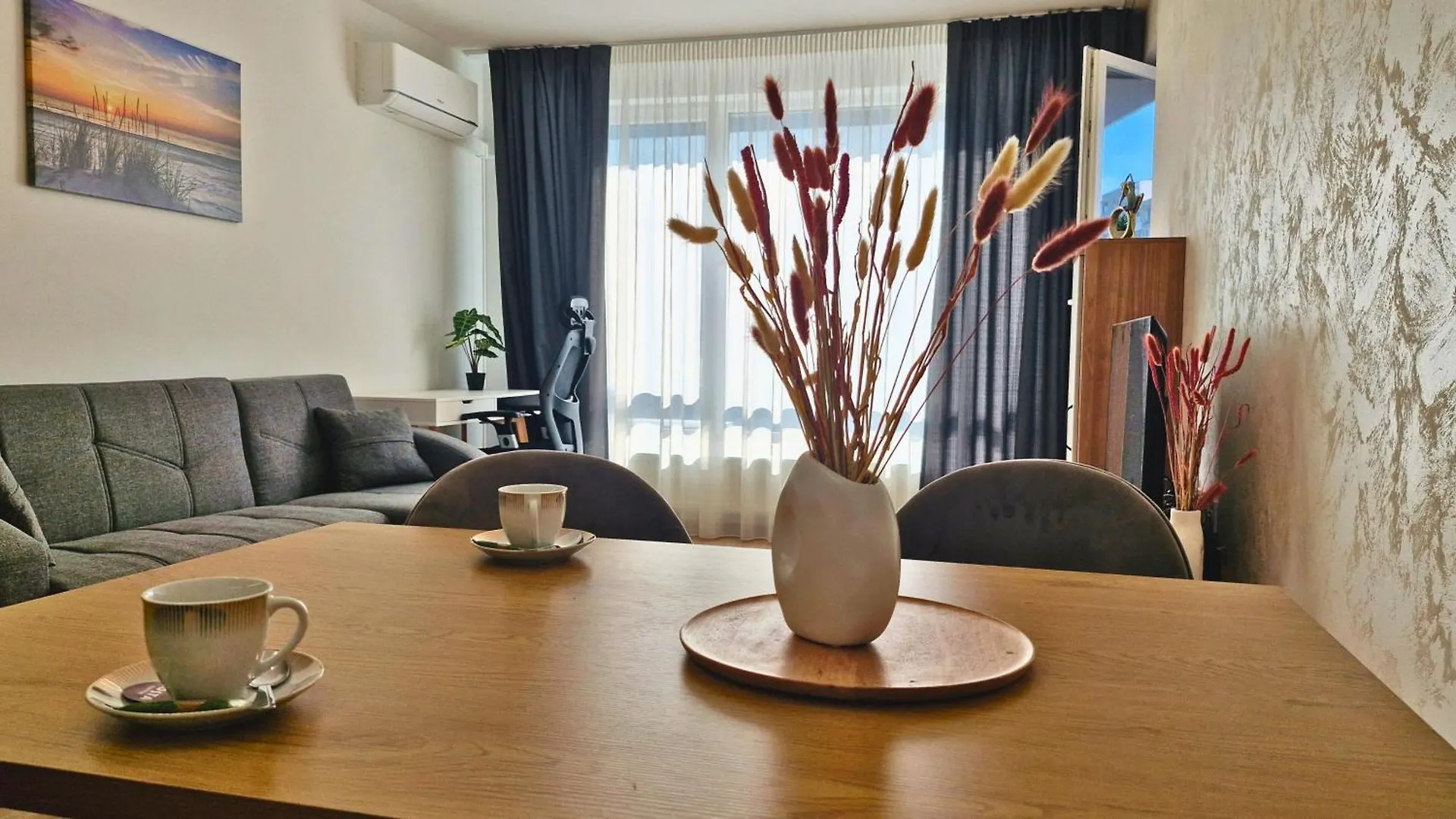 Apartament Chic, Sunny And Cozy One Bedroom Bliss Warna