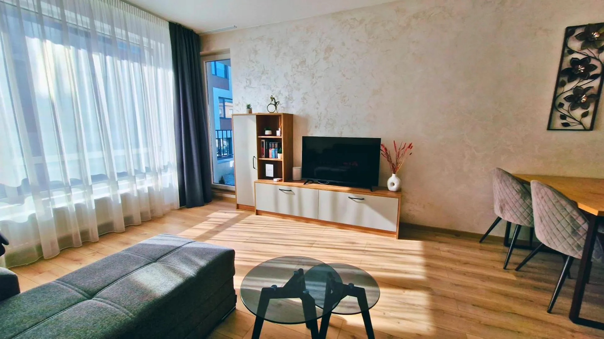 Apartament Chic, Sunny And Cozy One Bedroom Bliss Warna Bułgaria
