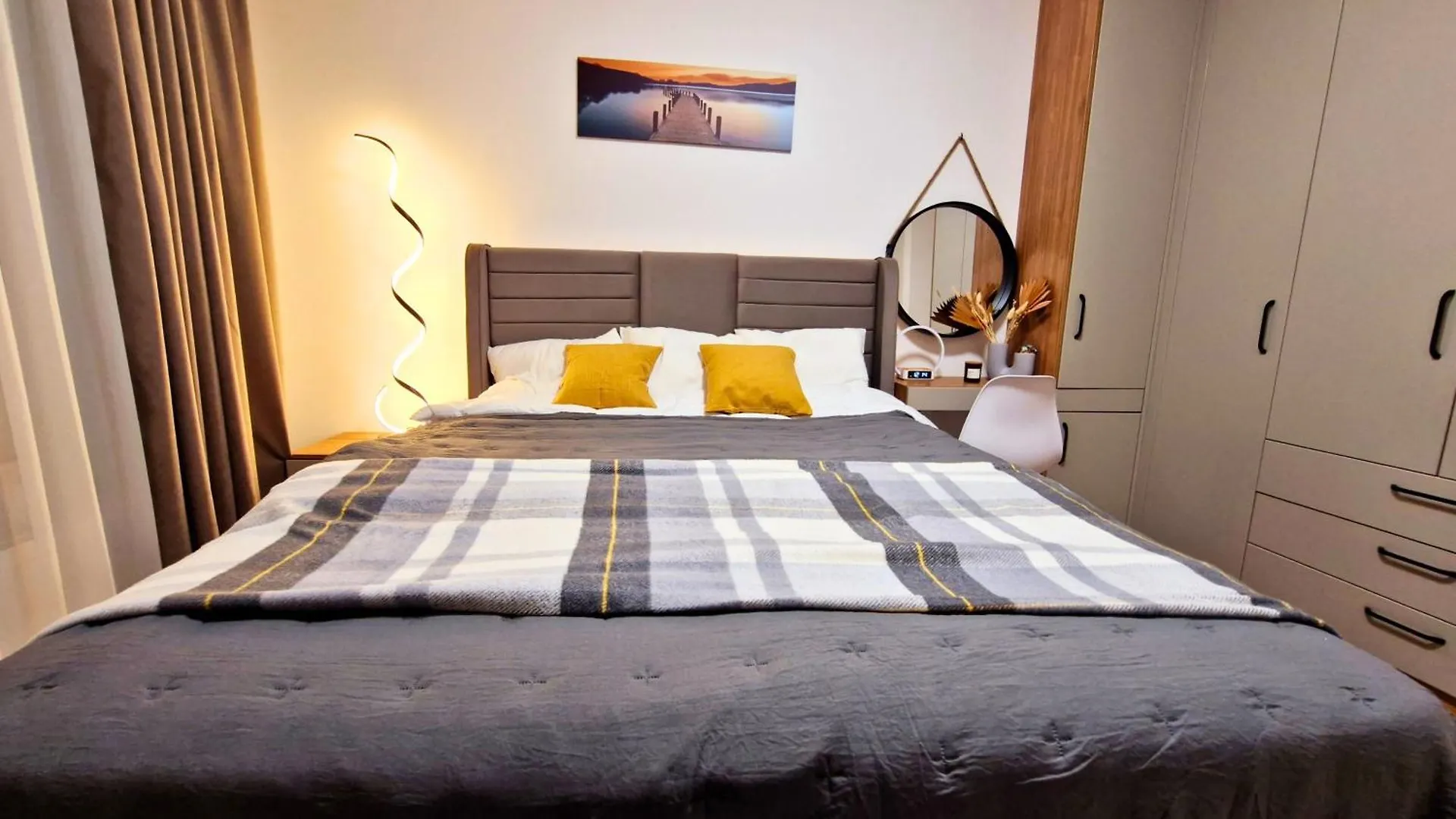 Chic, Sunny And Cozy One Bedroom Bliss Warna Bułgaria
